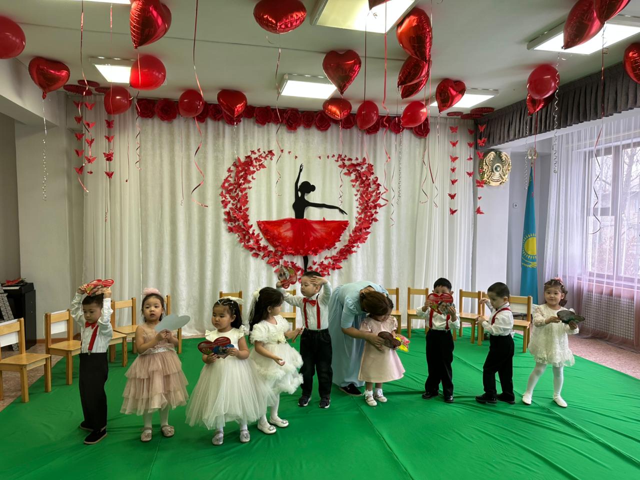 Средняя группа «Шағала». С любовью для наших любимых мамочек!